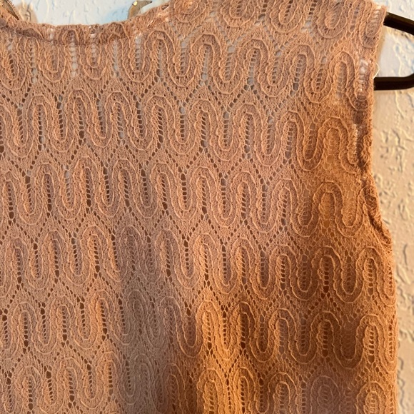 Soft nude lined shirt - Picture 3 of 3